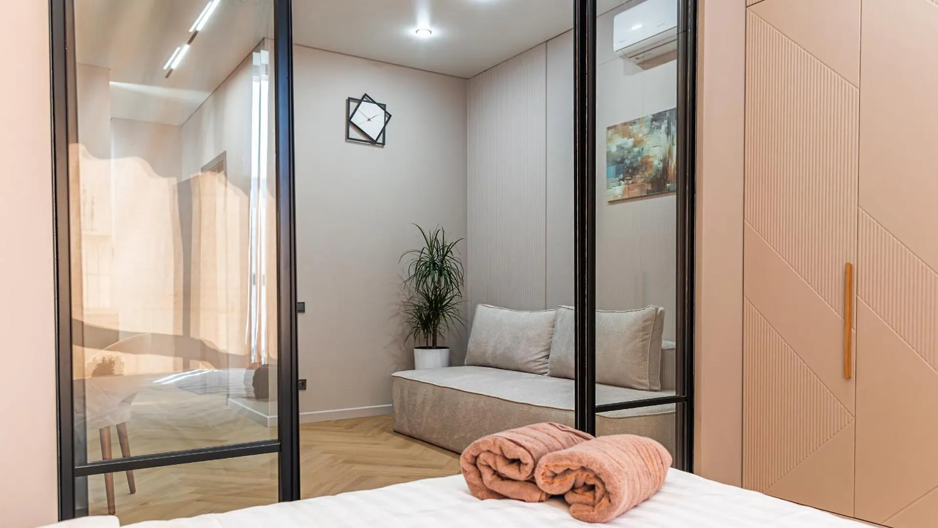 Glownest Apartment Near Mega Almaty