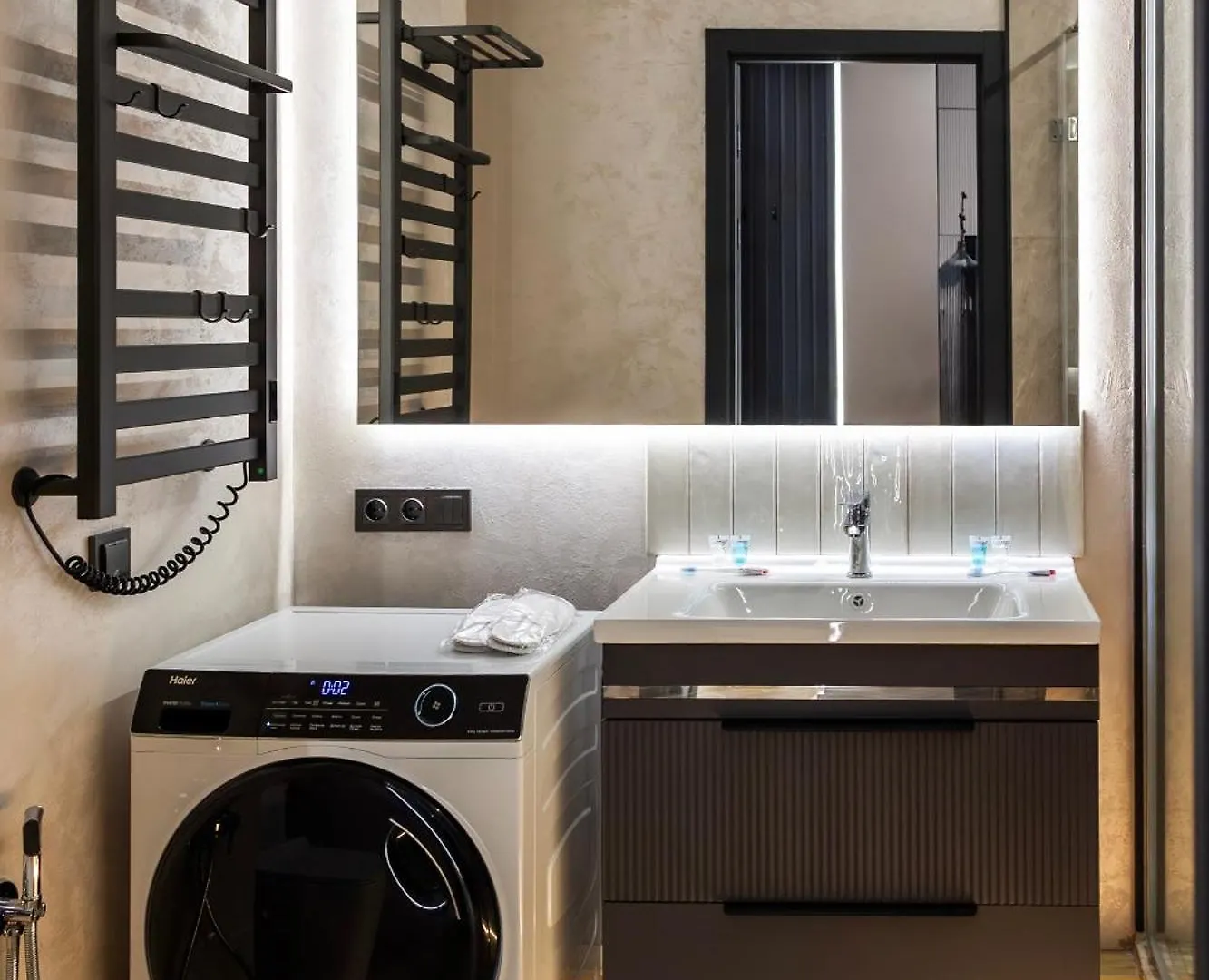 Glownest Apartment Near Mega Almaty Kazakhstan