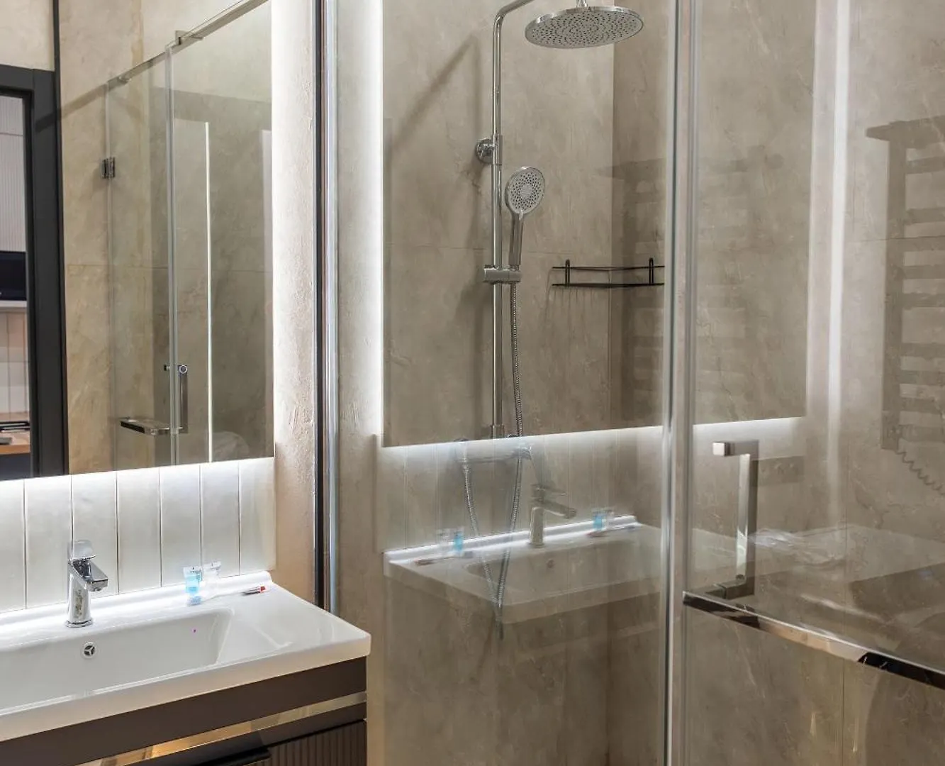 Glownest Apartment Near Mega Almaty