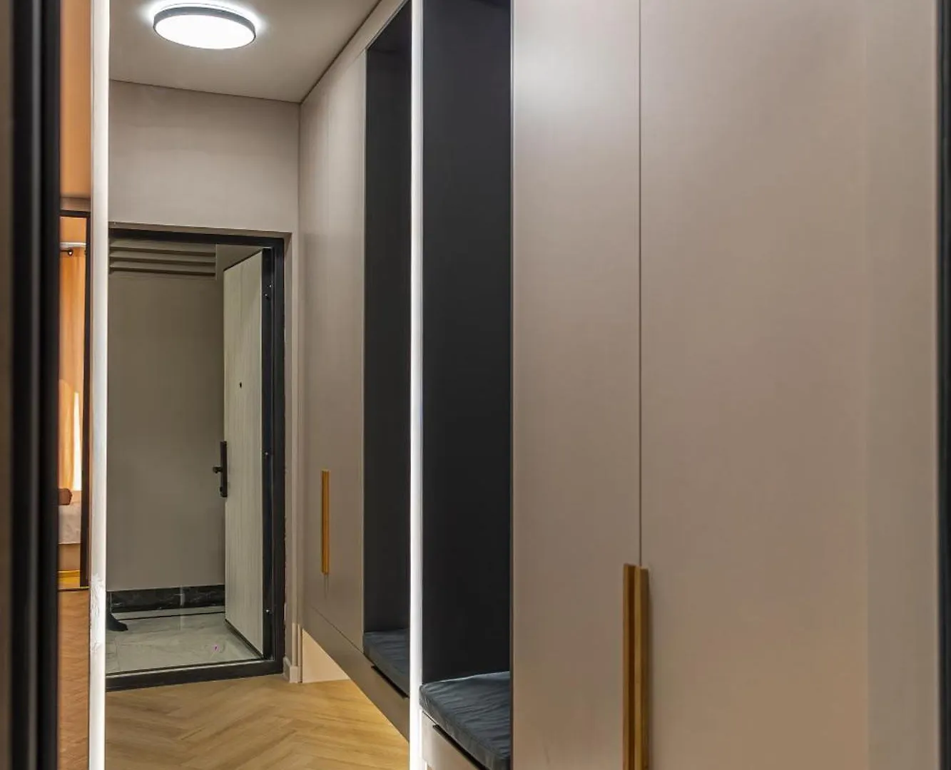 Glownest Apartment Near Mega Almaty