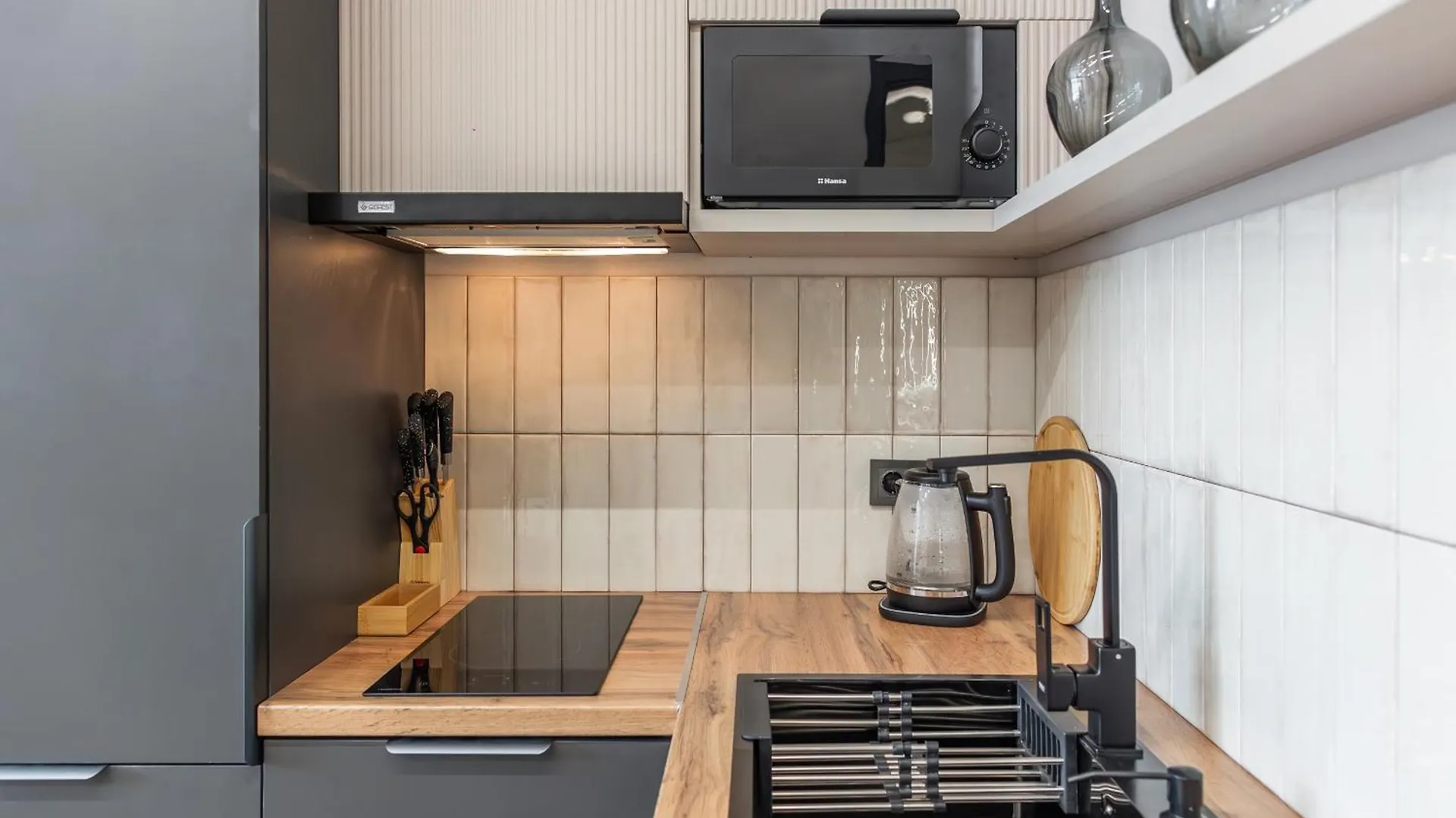 Glownest Apartment Near Mega Almaty