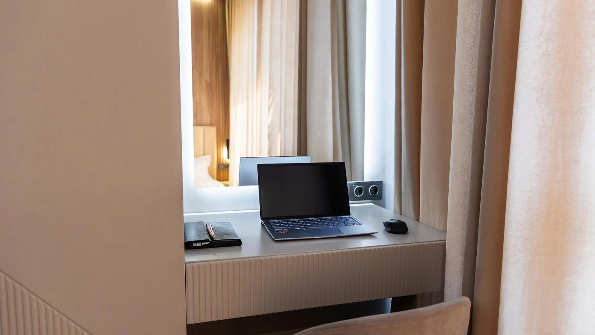 Glownest Apartment Near Mega Almaty