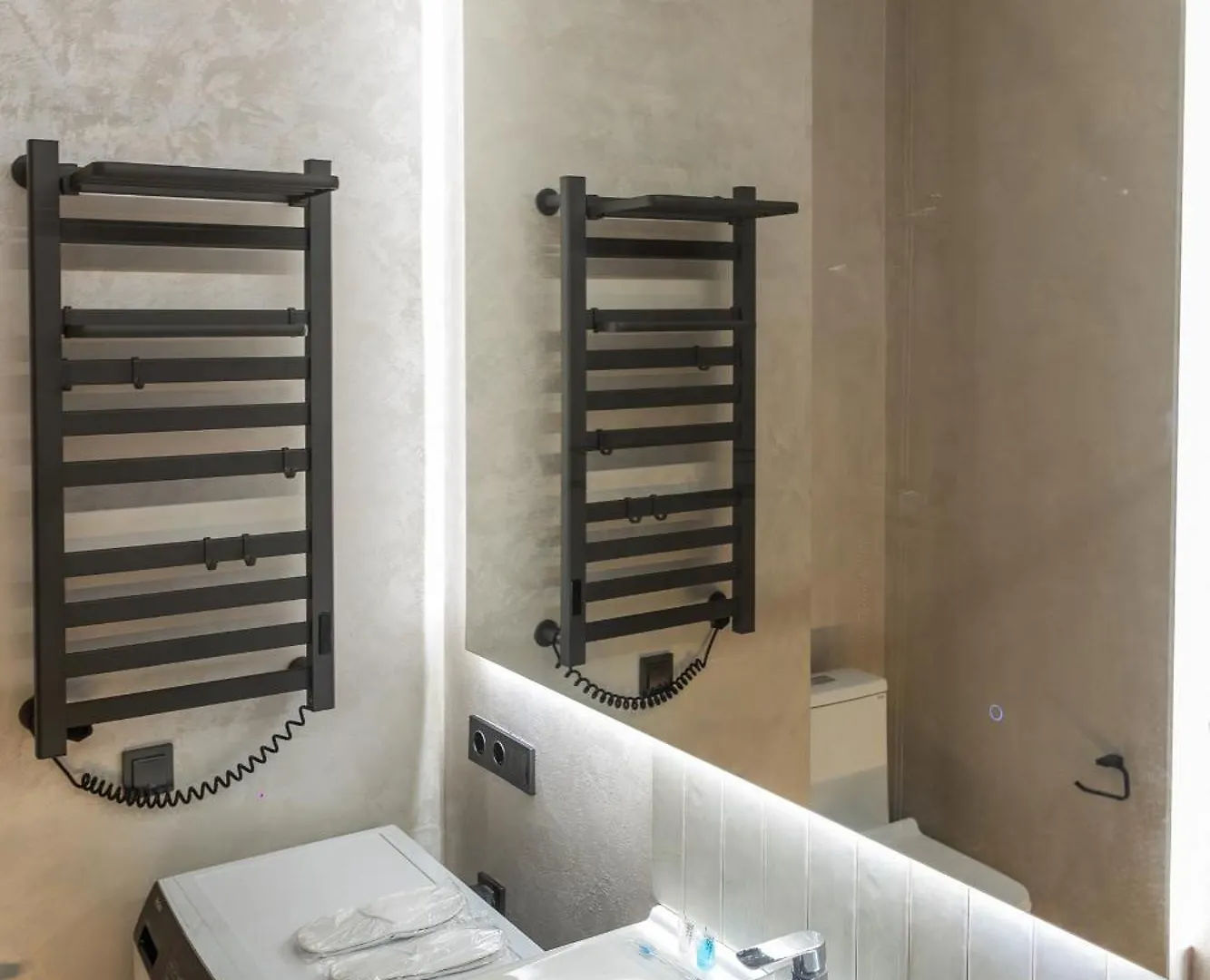 Glownest Apartment Near Mega Almaty