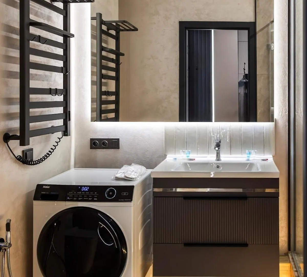 Glownest Apartment Near Mega Almaty Kazakhstan